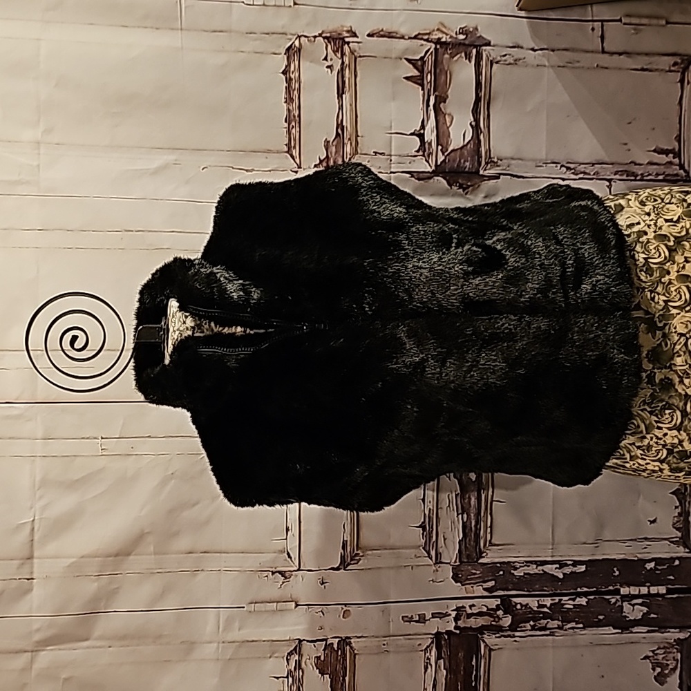 CeJoN BLaCK FauX FuR VeST SiZe S